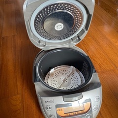 HITACHI IHジャー炊飯器の画像