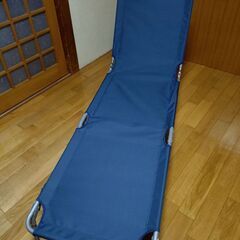 【差し上げます】中古品　折り畳み式アルミ簡易ベッドの画像