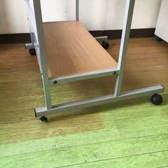 パソコンデスク・事務机・3段・キャスター付きの画像