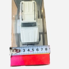 トヨタ ランドクルーザー 1:32 ホワイト　おもちゃの画像