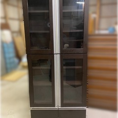 キッチン収納棚　食器棚の画像