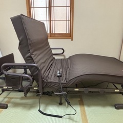 収納式電動リクライニングベッドの画像