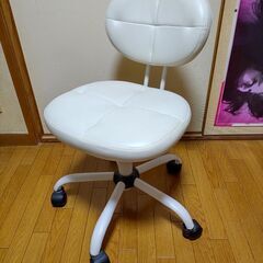 貰ってください！【ニトリ】リモートワークチェア白の画像