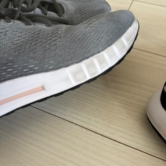 【3足まとめ売り】UNDER ARMOUR
レディース シューズ の画像
