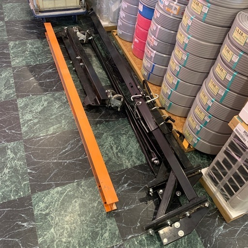 ガントリークレーン【門型】