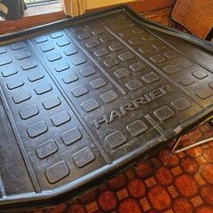 ハリアー 純正 ラゲッジトレイ　現行　80系の画像