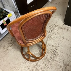 石2510-049 ラタン製回転チェア 大人気のラタンチェア入荷しました！！ ご予約はお早目に！！ 中古の画像