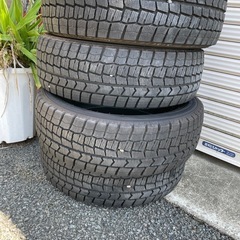 スタッドレスタイヤの画像