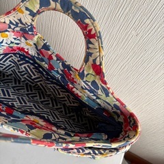 手提げバッグの画像