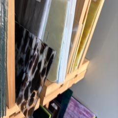 ステンドグラス用ガラスと専用たな棚の画像