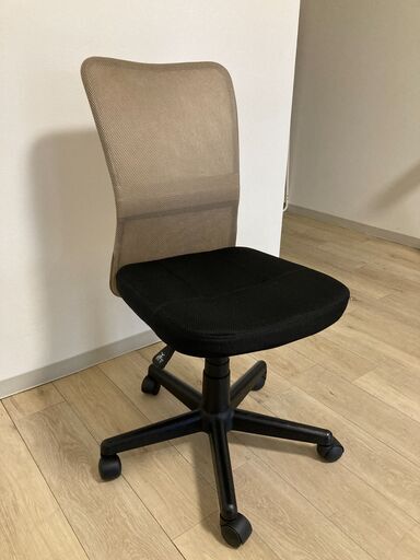 【中古、9ヵ月使用】フリーアドレスデスクと椅子／２セット