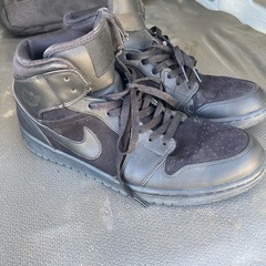 Nike Air Jordan 1 ブラック トリプルブラックの画像