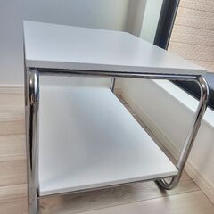 【本日17時まで！引き取り希望】美品☆IKEA サイドテーブルの画像