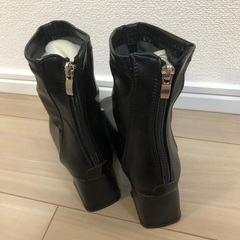 新品未使用　黒　ショートブーツ　22.5cmの画像