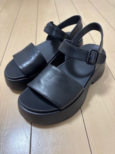 カンペール　THASHA ベージュ 厚底 ストラップサンダル　ブラック