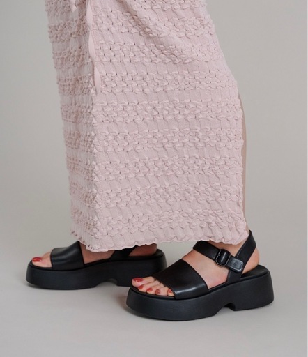 カンペール　THASHA ベージュ 厚底 ストラップサンダル　ブラック