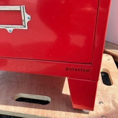 🟥4段スチールキャビネット　potarico ポタリコ　赤　RED 書類収納　小物入れ　アメリカン　デザイン家具　モダン　海外風　アンティーク　レトロ　アメリカンの画像