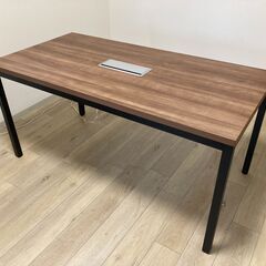 【中古、9ヵ月使用】ミーティングテーブル配線ボックス付きと椅子2脚の画像