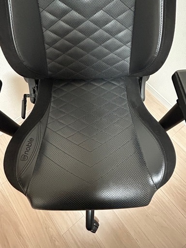 【美品】noblechairs EPIC 
ゲーミングチェア