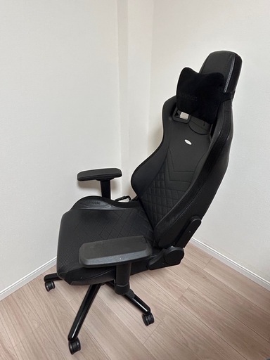 【美品】noblechairs EPIC 
ゲーミングチェア