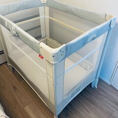 【港北区】【手渡しのみ・美品ベビーベッド】アップリカ ココネルエアーAB（ホワイトグレー）収納袋付／13,000円 ②の画像