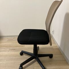 【中古、9ヵ月使用】ミーティングテーブル配線ボックス付きと椅子2脚の画像