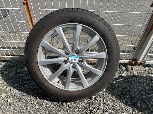 60プリウス　スタッドレス