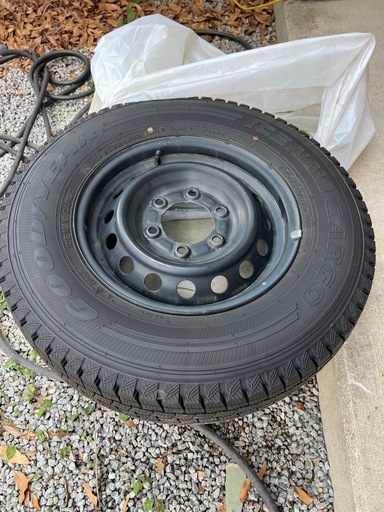 日産キャラバン NV350に履かせていたスノータイヤ