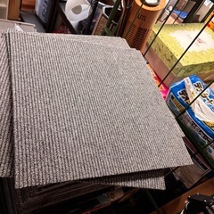 美品⭐️タイルカーペット　　の画像