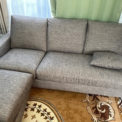 3人がけソファ＋オットマン譲りますの画像