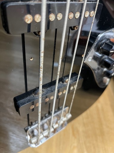 FENDERのベースをご紹介します！