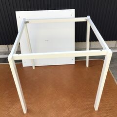 401 ダイニングテーブル センターテーブル ホワイト 75×75×74㎝　IKEAの画像