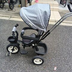 子供用三輪車　サンシェード付き　BTM　コントロールバー付き　乗用玩具の画像
