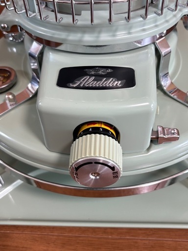 【受渡者決定済】新古品　2008年製　Aladdin アラジン 石油ストーブ BF3905 しんクリーナー付 受渡者決定済】新古品 2008年製 Aladdin アラジン 石油ストーブ BF3905