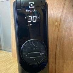エレクトロラックスジャパン☆デジタルオイルヒーターEO12D102C0☆暖房家電☆冬物☆8畳用の画像