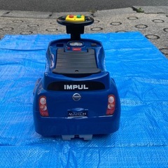 日産マーチ　充電式乗用玩具の画像