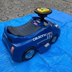 日産マーチ　充電式乗用玩具の画像