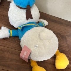 寝そべりドナルドぬいぐるみ大の画像