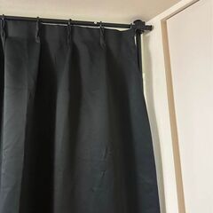 調整可能なルームディバイダー（遮光カーテン付き）の画像