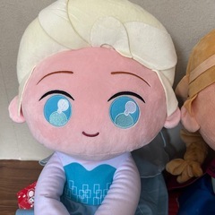 エルサ、アナぬいぐるみ大の画像
