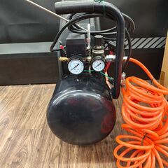 【中古】アークランドサカモト　オイルレスコンプレッサー　OF-1524　ホース・エアダスター付き【ハンズクラフト熊本けやき通り店】【店頭取引限定】の画像