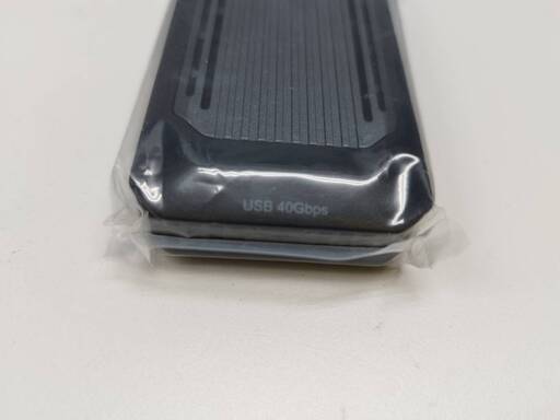 【未使用】CENTURY CFUM2NU40G/USB 4 M.2 外付けSSDケース