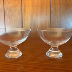 食器2つの画像