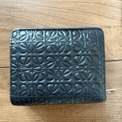 【決まりました】LOEWE 二つ折り財布の画像