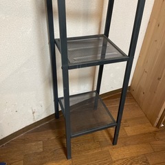 IKEAのスチールラックの画像