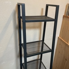 IKEAのスチールラックの画像