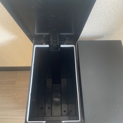 ゴミ箱　大きめ　黒の画像