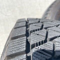 ブリヂストン BLIZZAK DM-V2 195/80R15 スタッドレスタイヤ 4本セット アルミホイール付き 2021年製の画像