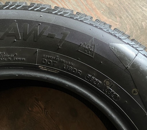 中古スタッドレス4本　NANKANG AW-1 2021年製　225/65R17