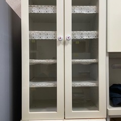 食器棚の画像